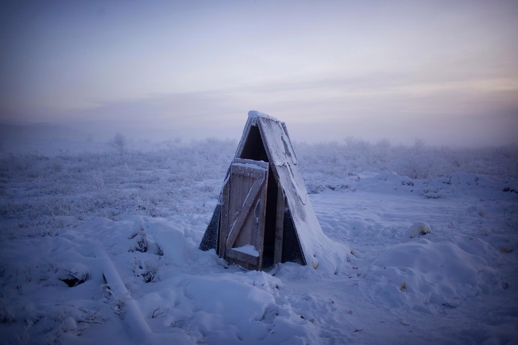 a-frozen-outhouse-in-oymyakon-russia-the-coldest-city-on-earth